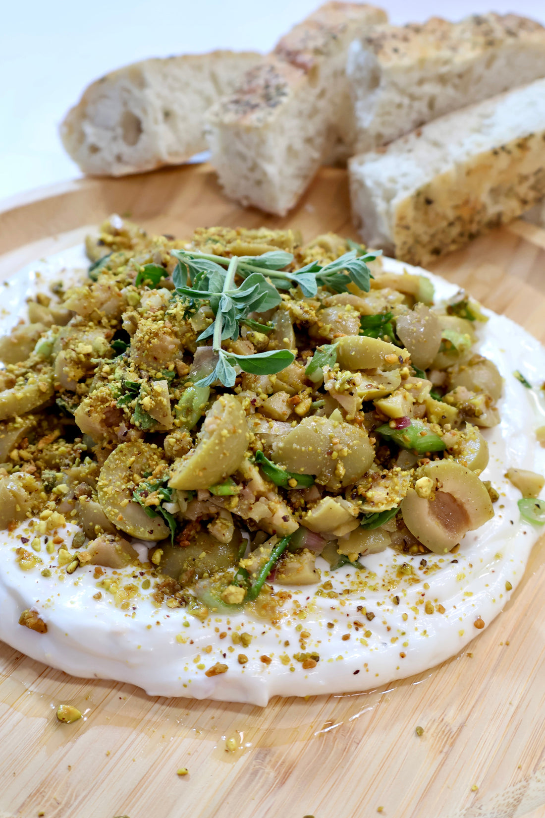 Greek Dip aux olives & pistaches