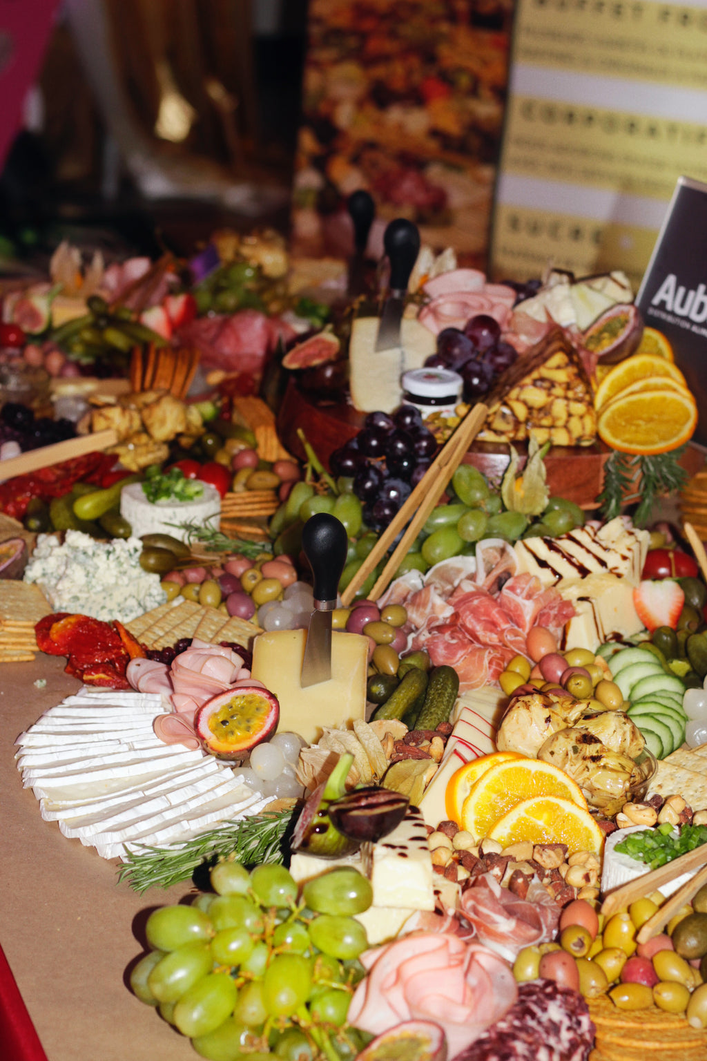 Table de fromages et Charcuteries