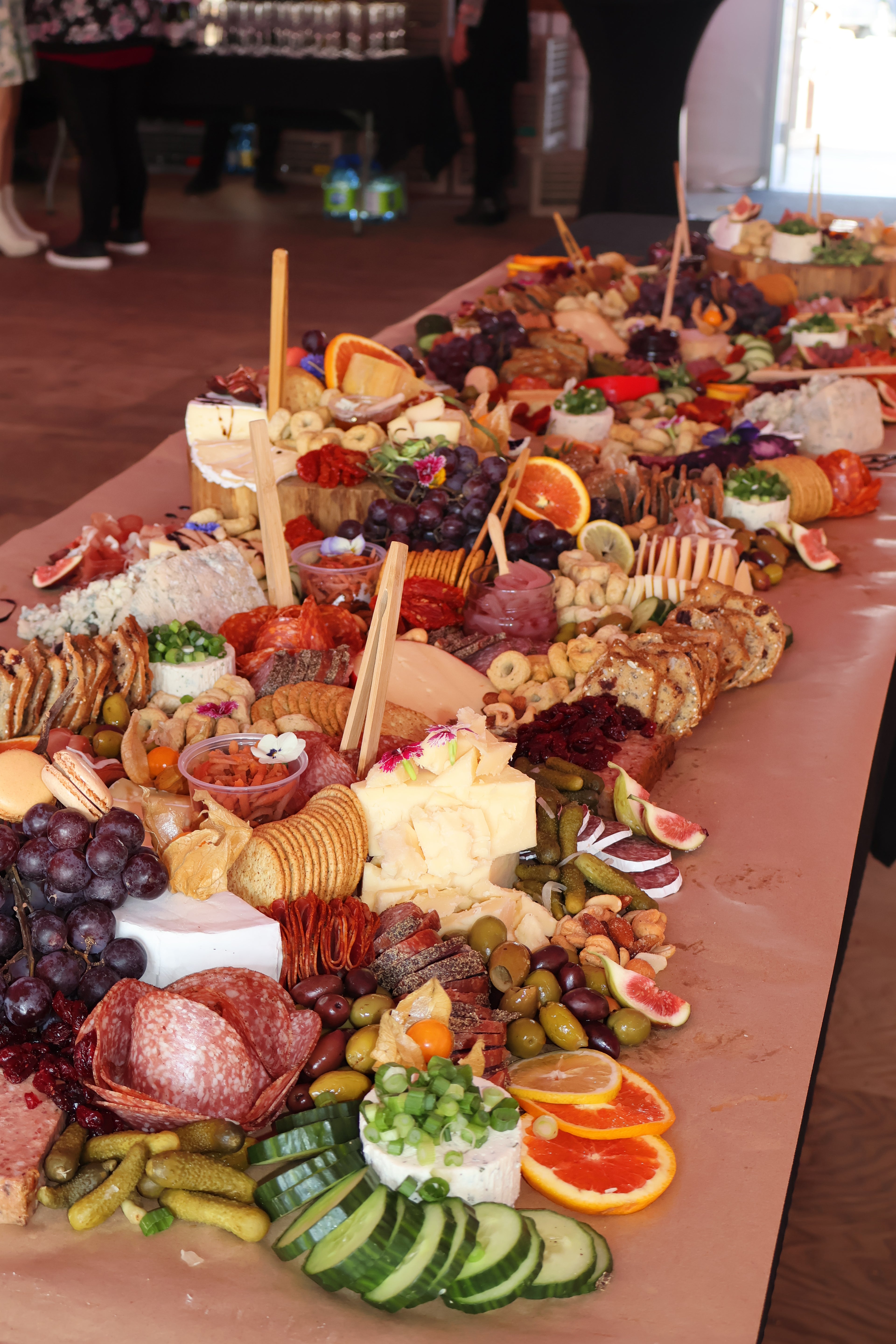 Table de fromages et Charcuteries